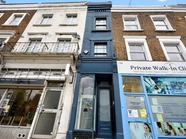 В Лондоне выставлен на продажу самый узкий дом