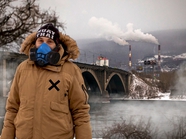 Качнуть права на кислород: прогулка под «черным небом» Красноярска с борцом за чистое
