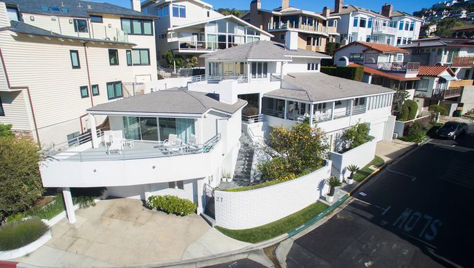 Миллиардер Уоррен Баффет продал пляжный дом в Калифорнии, снизив цену на треть