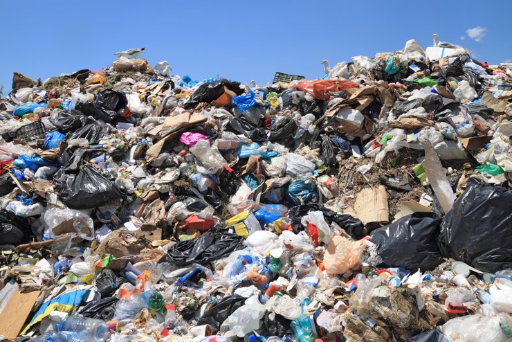 В 36 городах выявлены двойные платежи за вывоз мусора