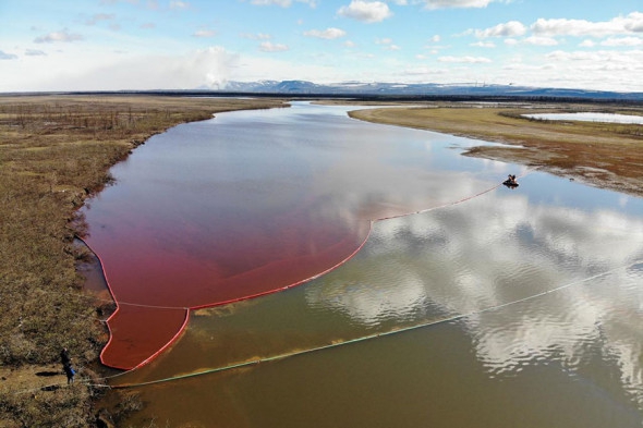 Опубликованы фото загрязнения реки после аварии в Норильске