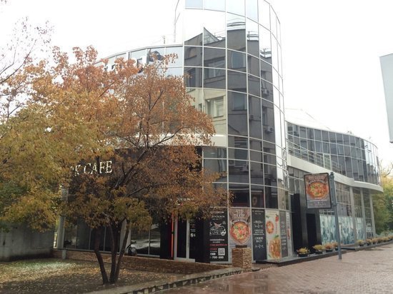 Мэрия Новосибирска выиграла апелляцию о сносе павильона с ресторанами в Первомайском сквере
