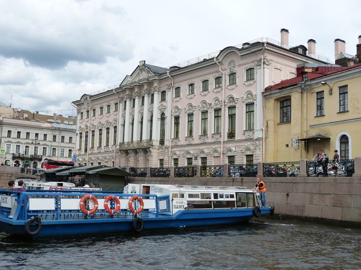 Санкт-Петербург возглавил рейтинг российских городов по доле жилья у набережных