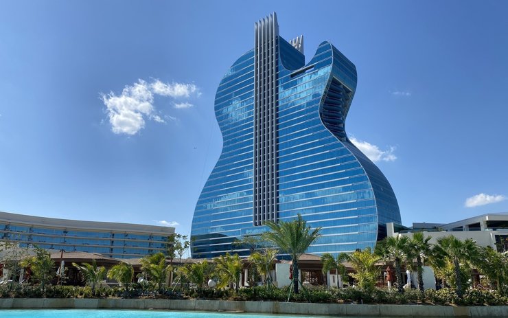 Новый небоскреб в Екатеринбурге построят в форме гитары