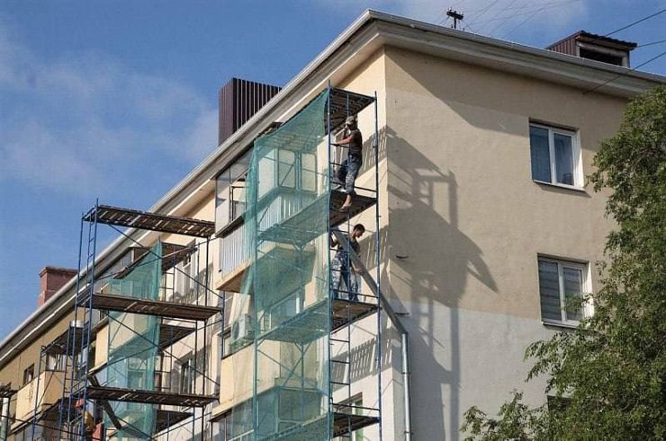 В Сочи за год капитально отремонтируют сотню многоэтажек