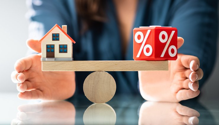 Ставку по льготной ипотеке повысят до 12%, ставки по семейной, сельской и дальневосточной ипотекам сохранят