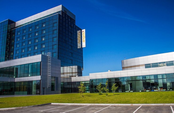 Два отеля у аэропорта Кольцово продали за 812 млн рублей