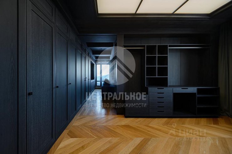 Двухэтажную квартиру в Академгородке продают за 90 млн рублей