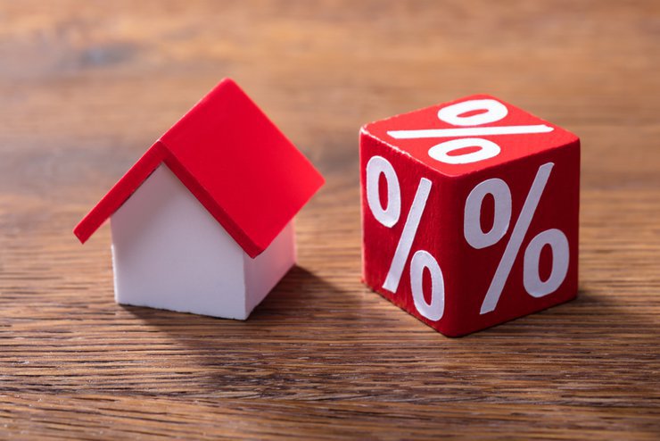 Число ипотечных сделок в Москве за год снизилось на 10%