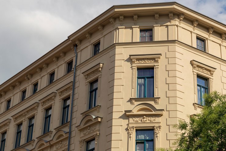 В Петербурге продолжили снижаться цены на «вторичку»