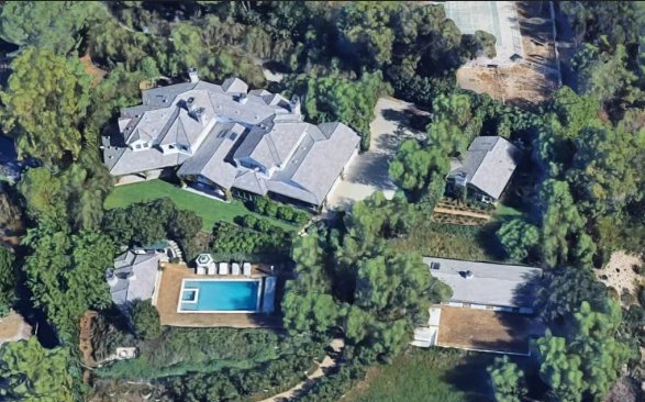 Сталлоне продает имение в Калифорнии за $17,2 млн