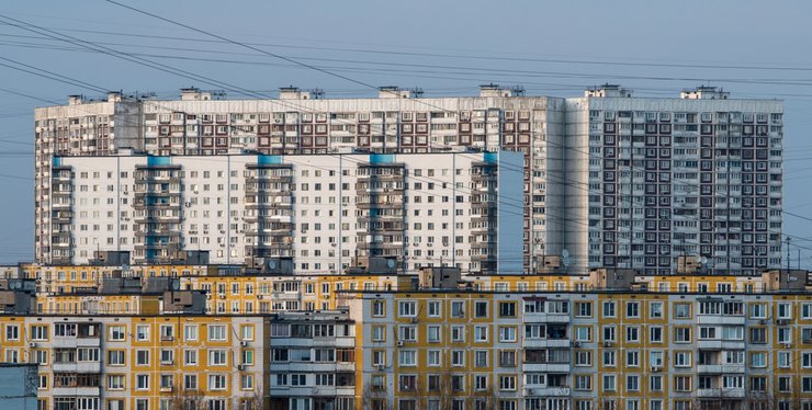 В России более половины квартир на «вторичке» потеряли в цене