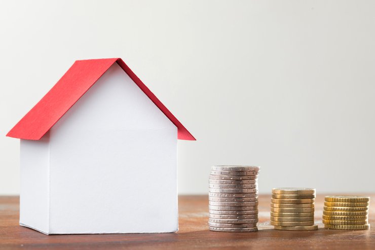 Спрос на ипотеку по рыночным программам в марте сократился на 50%