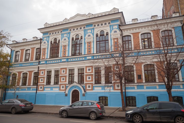 Практически весь современный центр Красноярска состоит из зданий прошлого-позапрошлого века и культурных памятников.